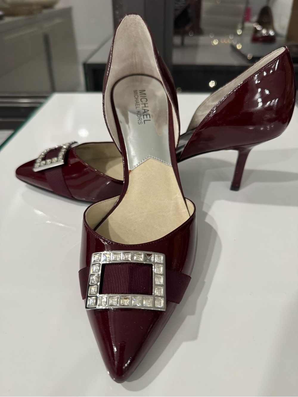 MICHAEL Michael Kors Patent Burgundy color Pumps. Size 10M. NEW with box